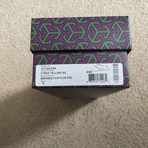 Tory Burch Thong Flip Flop Bundle. Size 9. Good Condition. Barely worn. - Picture 4 of 4